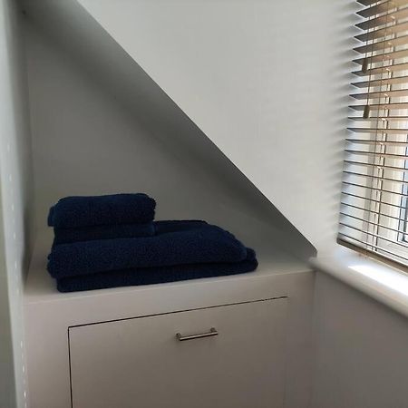 The Old Bar In Wiltshire - 1 Bedroom Guesthouse Chippenham (Wiltshire) Exterior foto