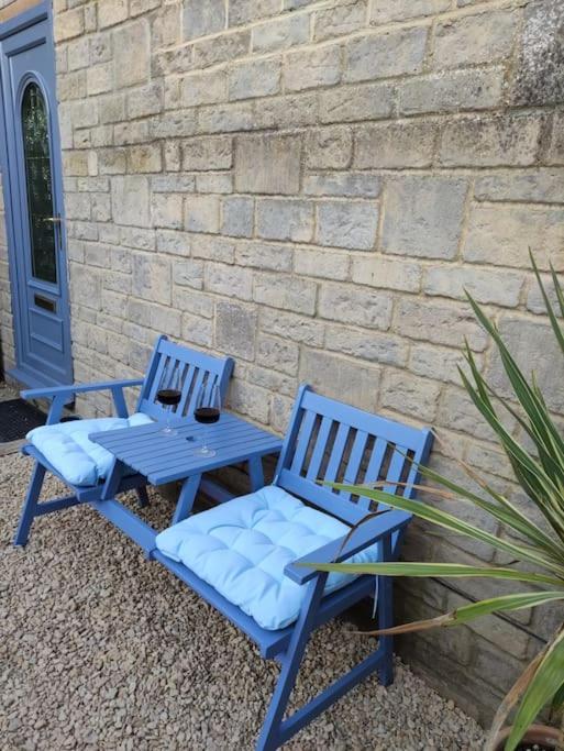 The Old Bar In Wiltshire - 1 Bedroom Guesthouse Chippenham (Wiltshire) Exterior foto